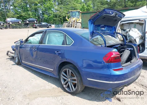 2017 Volkswagen Passat 1.8T R-Line из США, поврежденный, VIN 1VWDT7A38HC007960